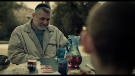 האבא המאמץ של דין.jpg