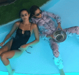 אור רומי במים.gif