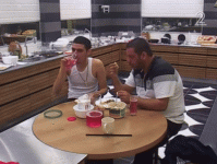 ארז טל יעשה מזה מעדנים.gif