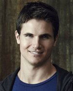 Robbie Amell 06.jpg Robbie Amell 06.jpg